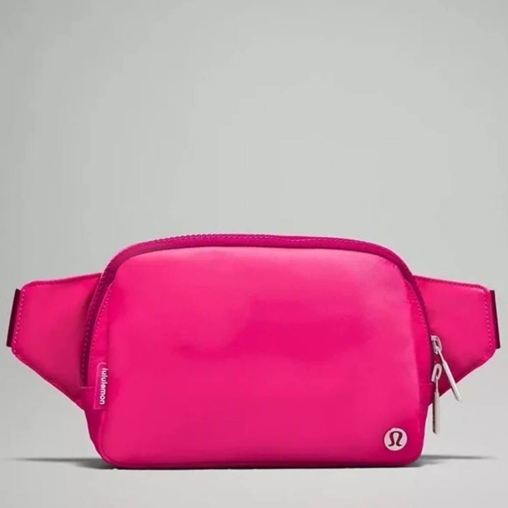 Lululemon everywhere belt bag